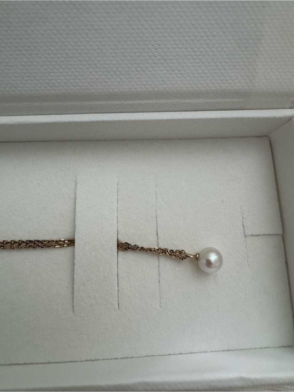 Mejuri Pearl Necklace with Canvas Tote with Box and Pouch - Picture 5 of 8